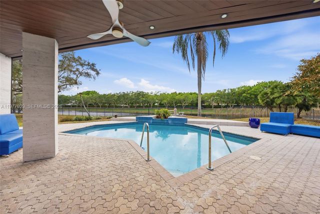 3560 Paddock Rd, Weston, FL 33331