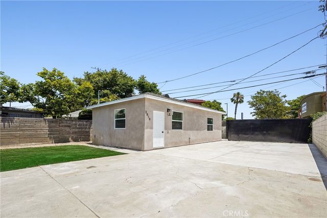 3816 S Victoria Avenue, Los Angeles, CA 90008