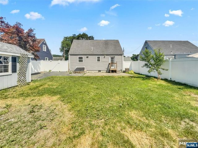 45 Bergen Avenue, Wanaque, NJ 07420