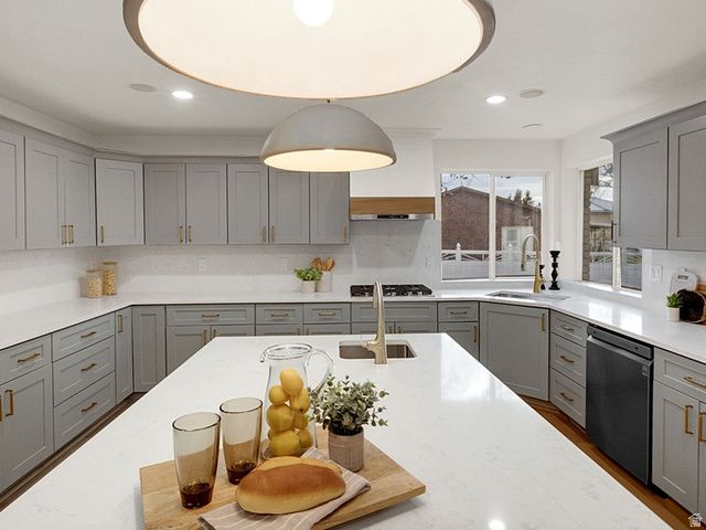 11324 S TRENT DR, South Jordan, UT 84095