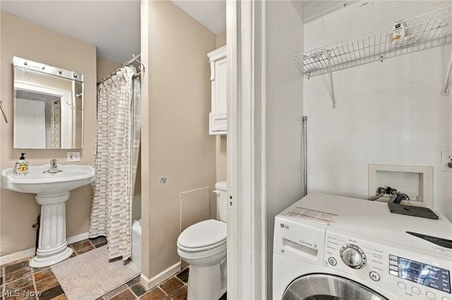 2469 Overlook Road 7, Cleveland Heights, OH 44106