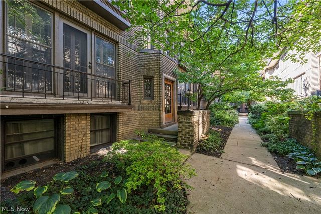 2469 Overlook Road 7, Cleveland Heights, OH 44106