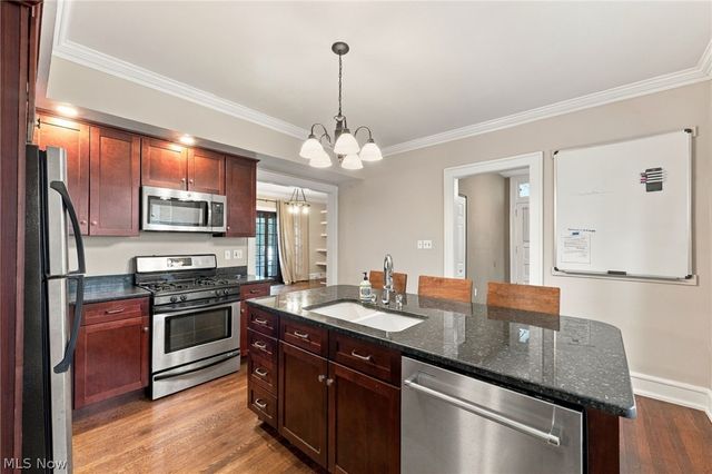 2469 Overlook Road 7, Cleveland Heights, OH 44106