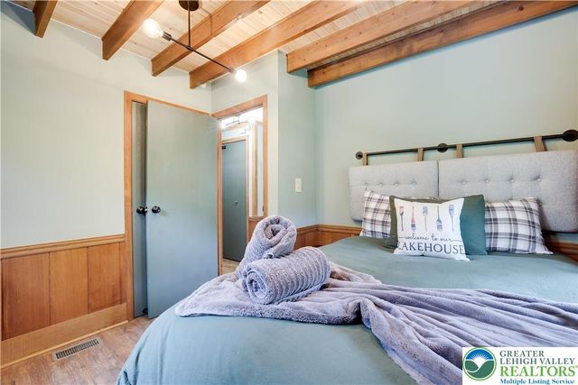 286 Fawn Road, Tobyhanna Twp, PA 18347