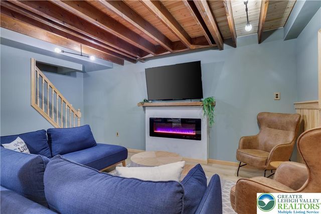 286 Fawn Road, Tobyhanna Twp, PA 18347