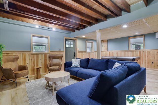 286 Fawn Road, Tobyhanna Twp, PA 18347