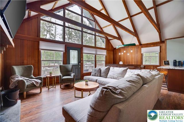 286 Fawn Road, Tobyhanna Twp, PA 18347