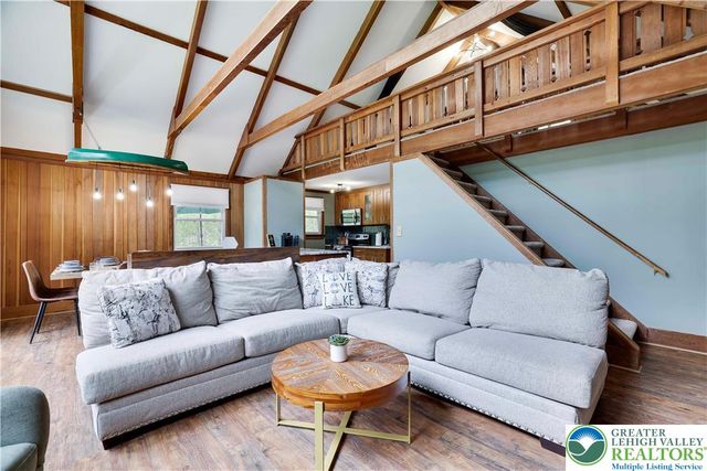 286 Fawn Road, Tobyhanna Twp, PA 18347