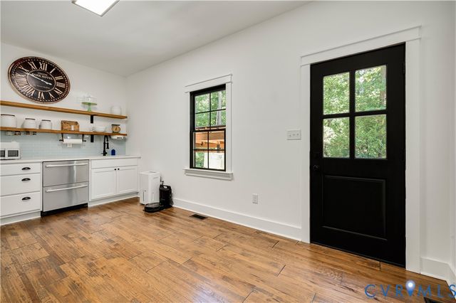 6306 Hickory Rd, Chesterfield, VA 23803