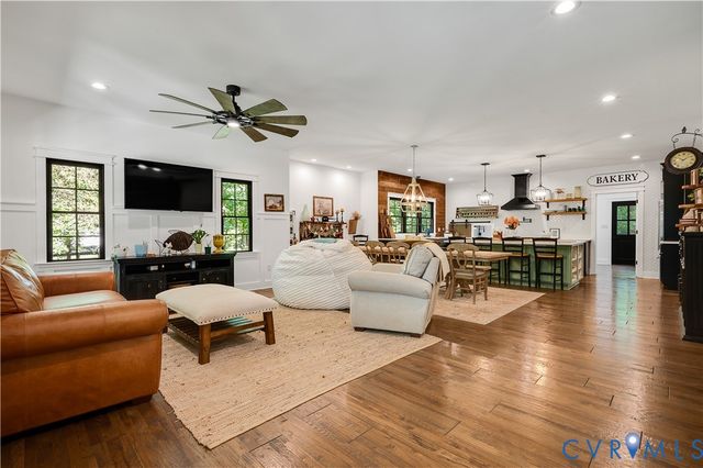6306 Hickory Rd, Chesterfield, VA 23803