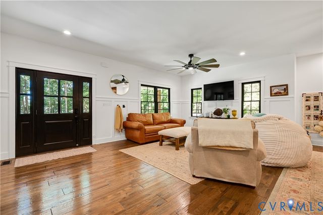 6306 Hickory Rd, Chesterfield, VA 23803