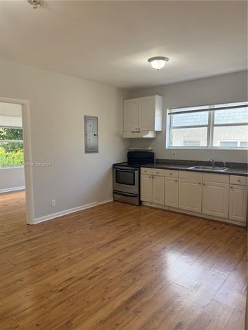 576 NE 63rd St 8, Miami, FL 33138