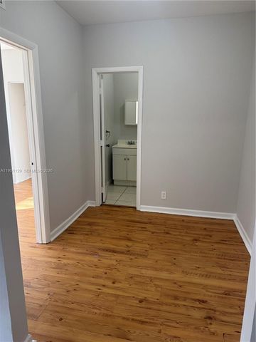 576 NE 63rd St 8, Miami, FL 33138