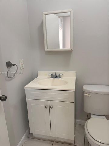 576 NE 63rd St 8, Miami, FL 33138