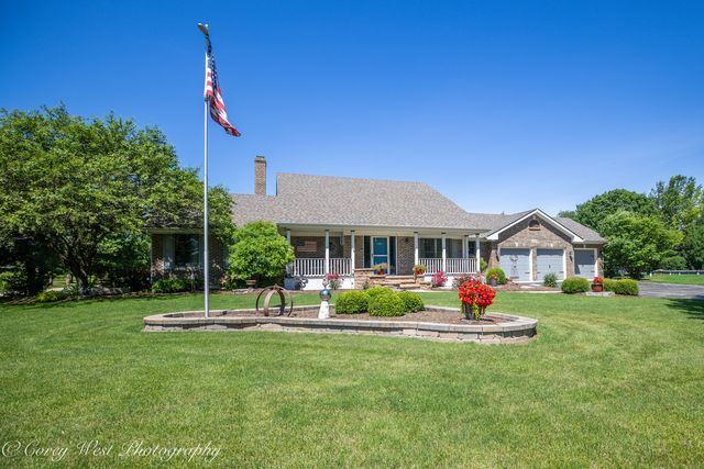 1545 Sunflower Drive, Sycamore, IL 60178