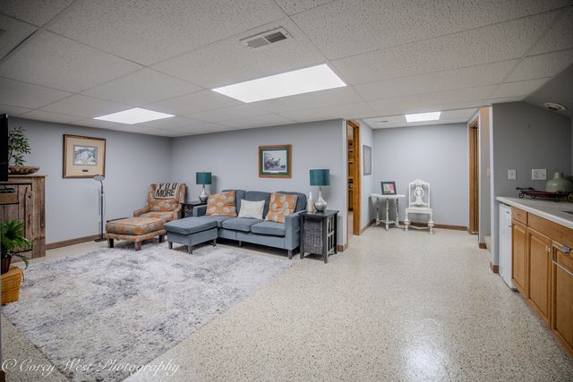 1545 Sunflower Drive, Sycamore, IL 60178