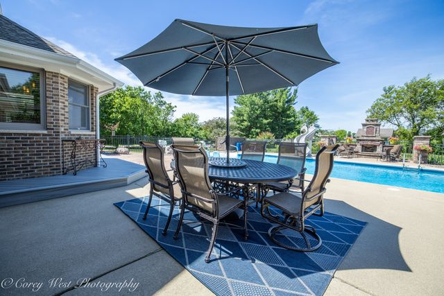 1545 Sunflower Drive, Sycamore, IL 60178