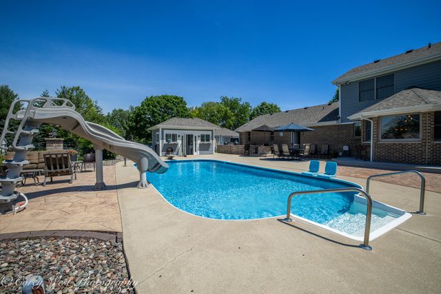 1545 Sunflower Drive, Sycamore, IL 60178
