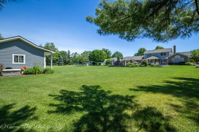 1545 Sunflower Drive, Sycamore, IL 60178