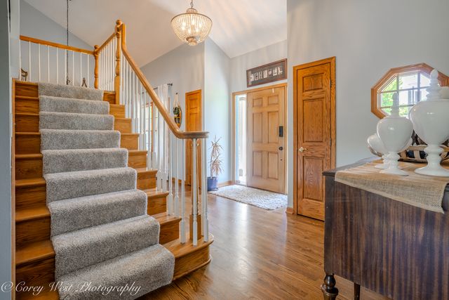 1545 Sunflower Drive, Sycamore, IL 60178
