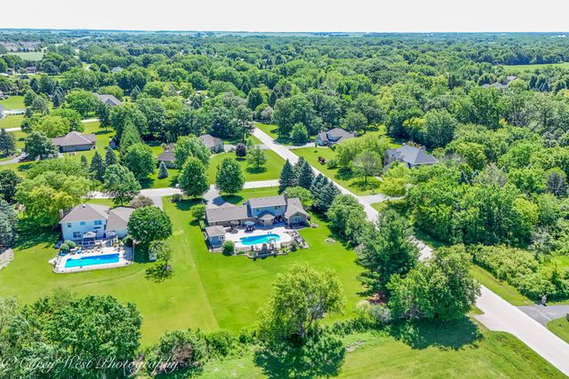 1545 Sunflower Drive, Sycamore, IL 60178