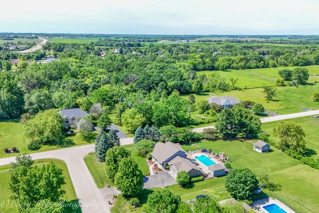 1545 Sunflower Drive, Sycamore, IL 60178