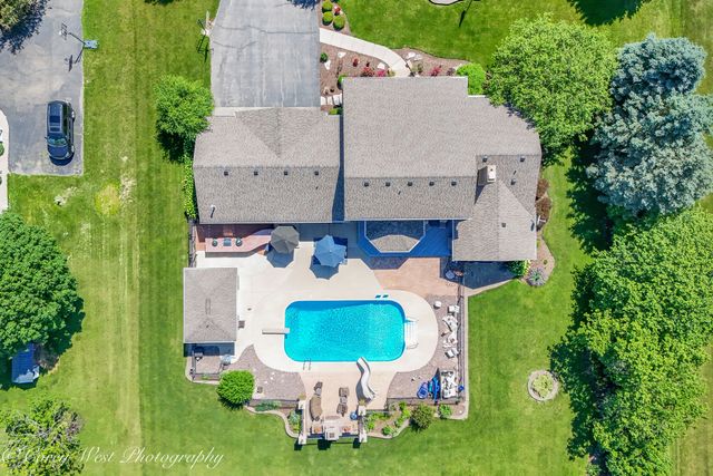 1545 Sunflower Drive, Sycamore, IL 60178