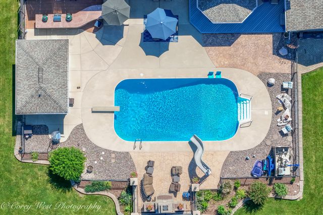 1545 Sunflower Drive, Sycamore, IL 60178