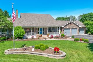 1545 Sunflower Drive, Sycamore, IL 60178