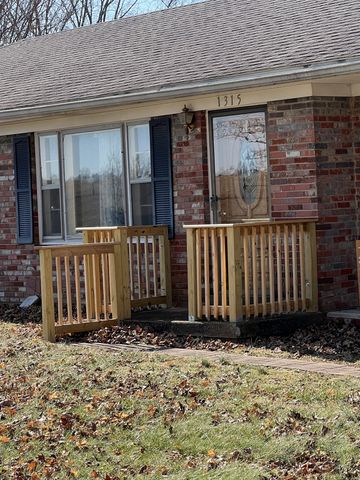 1315 Academy Rd, Portland, TN 37148