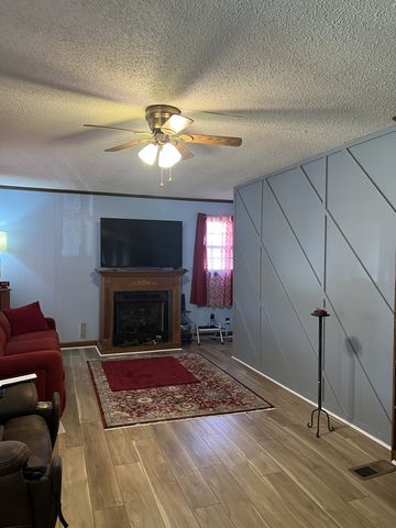 1315 Academy Rd, Portland, TN 37148