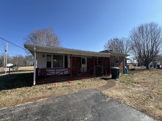 1315 Academy Rd, Portland, TN 37148