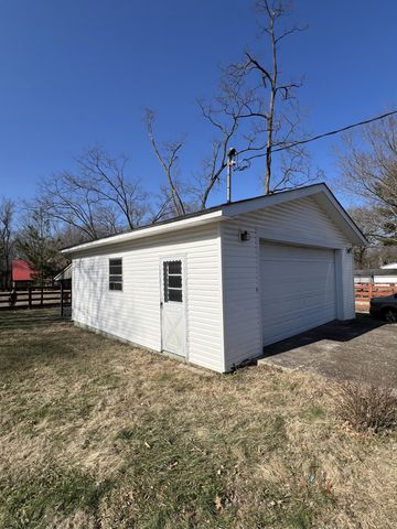 1315 Academy Rd, Portland, TN 37148