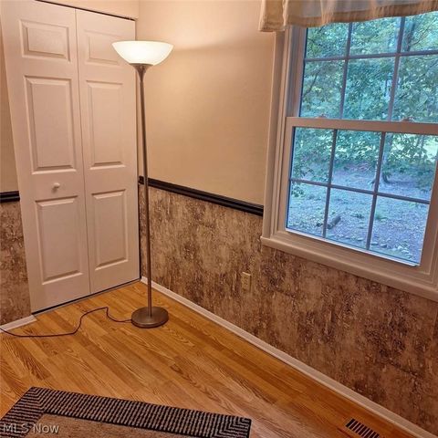 95 River Park Boulevard, Munroe Falls, OH 44262