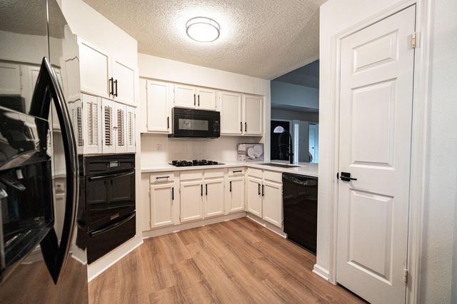 3026 S Peach Hollow Circle, Pearland, TX 77584