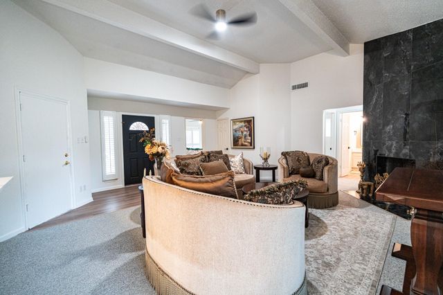 3026 S Peach Hollow Circle, Pearland, TX 77584