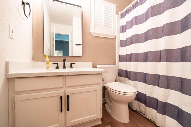 3026 S Peach Hollow Circle, Pearland, TX 77584