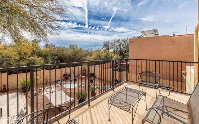 3284 N White Heather Place, Tucson, AZ 85750