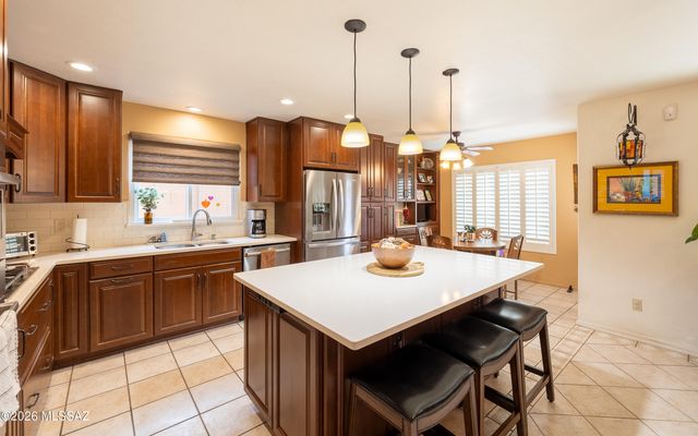 3284 N White Heather Place, Tucson, AZ 85750