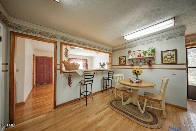339 Bramble Ln, Dandridge, TN 37725