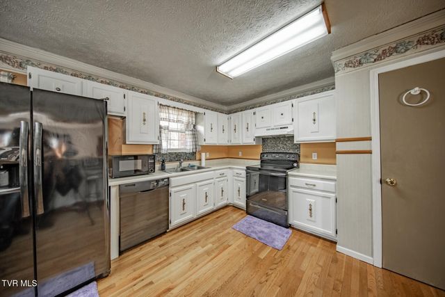 339 Bramble Ln, Dandridge, TN 37725