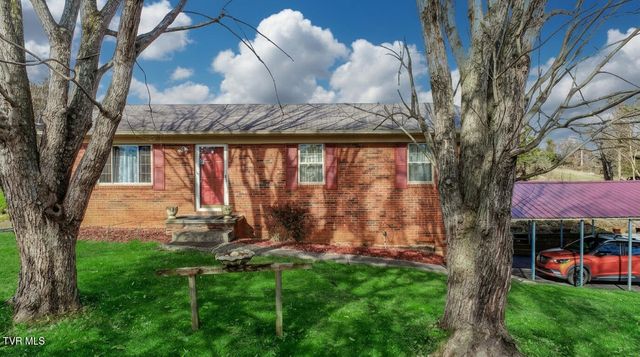 339 Bramble Ln, Dandridge, TN 37725