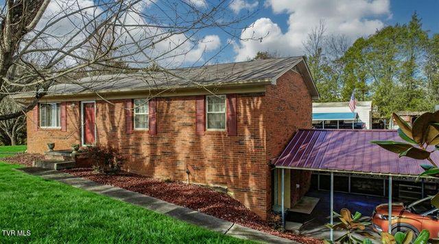 339 Bramble Ln, Dandridge, TN 37725