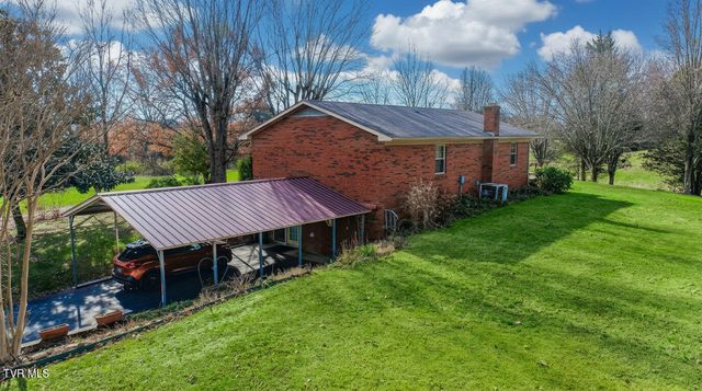 339 Bramble Ln, Dandridge, TN 37725