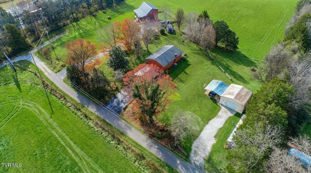 339 Bramble Ln, Dandridge, TN 37725
