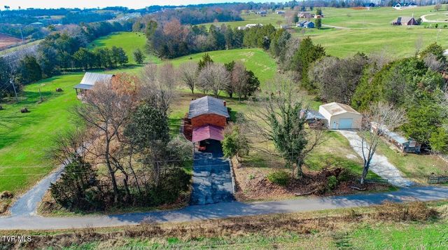 339 Bramble Ln, Dandridge, TN 37725