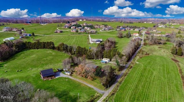 339 Bramble Ln, Dandridge, TN 37725