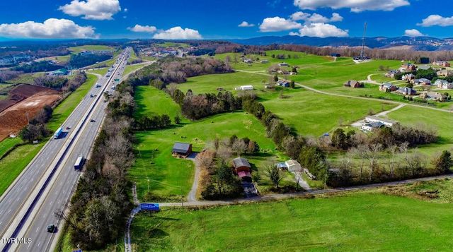 339 Bramble Ln, Dandridge, TN 37725