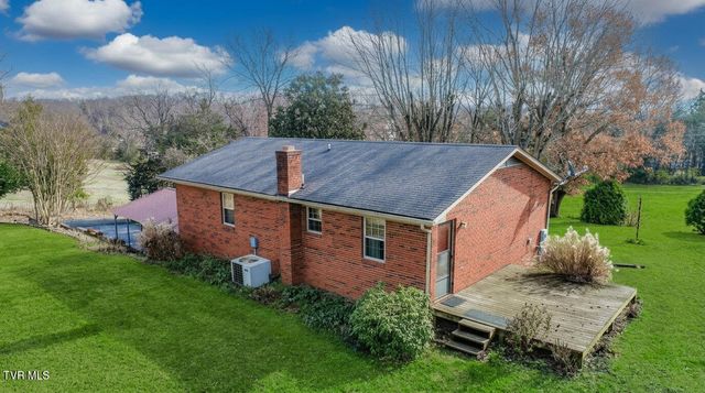339 Bramble Ln, Dandridge, TN 37725