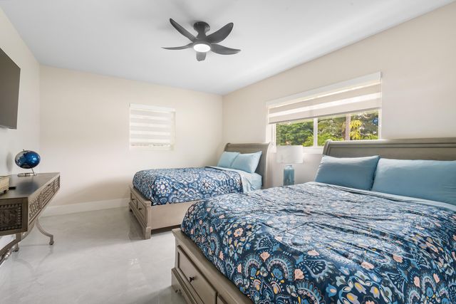 4760 NE 17th Avenue, Oakland Park, FL 33334